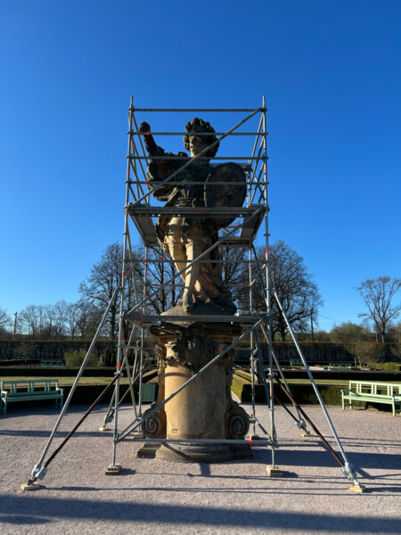 Restaurování sochy na Kuksu